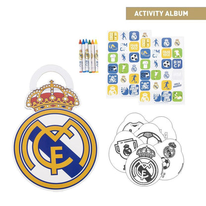 Álbum de actividades coloreable del Real Madrid con escudos y motivos futbolísticos