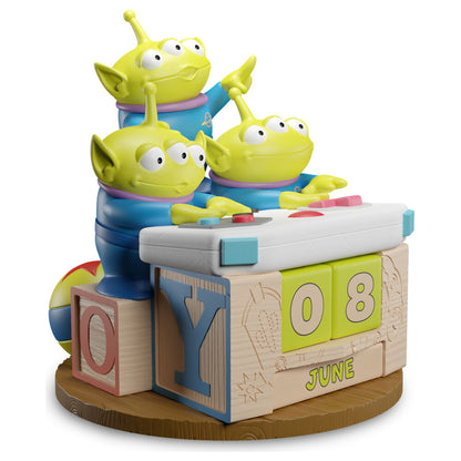 Calendario perpetuo 3D de Alien de Toy Story con tres personajes verdes - 2