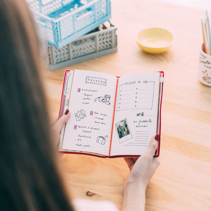 Cuaderno de viaje Winnie the Pooh y Piglet con cierre elástico rojo - 6