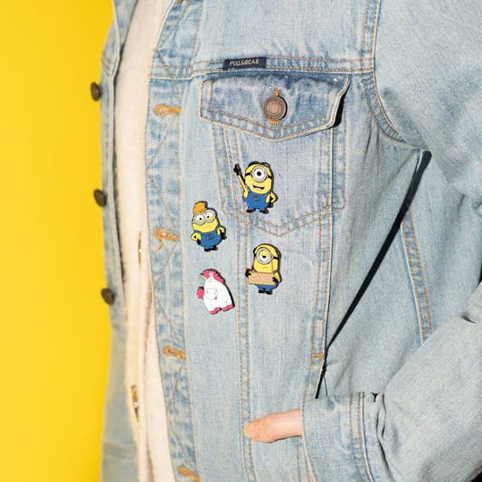 Set de cuatro pins esmaltados de Minions con broche trasero - 7