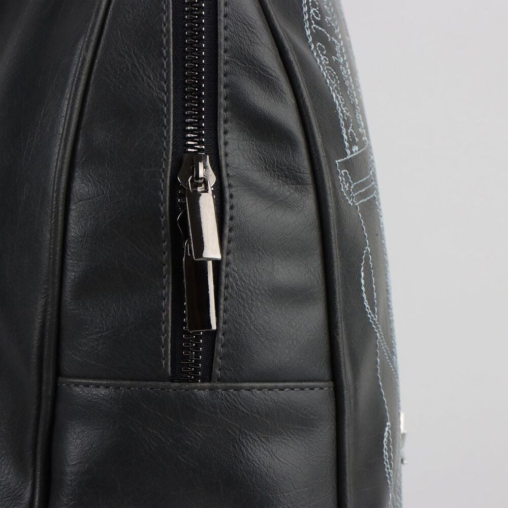 Mochila negra de El Señor de los Anillos con diseño frontal rúnico - 3