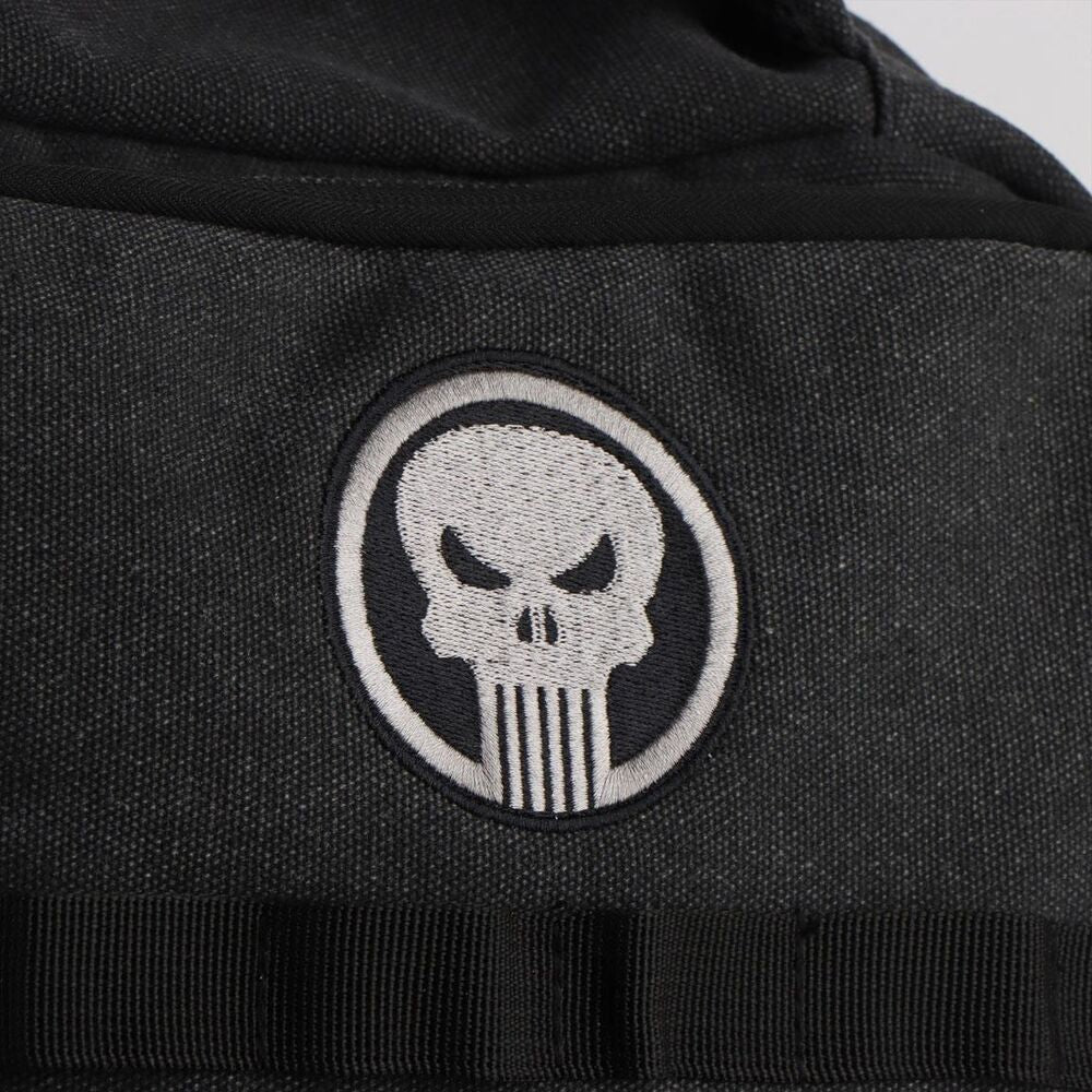 Mochila negra The Punisher Marvel CERDÁ con calavera frontal - 6