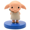 Figura de Dobby de Harry Potter sobre base azul