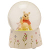 Bola de nieve Disney de Winnie the Pooh y Piglet con base floral