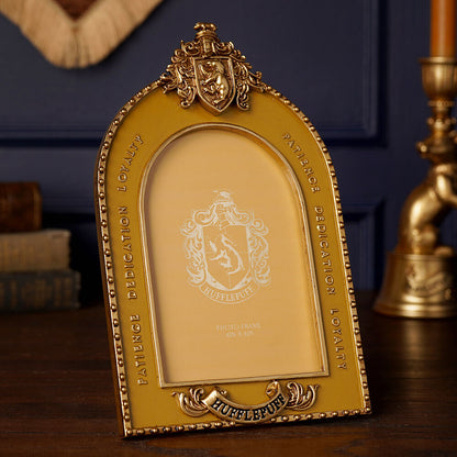 Marco de fotos dorado de Hufflepuff con escudo y tejón - 5