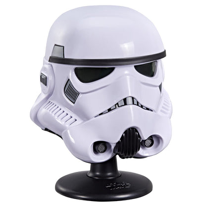 Mini casco blanco y negro de un Stormtrooper de Star Wars sobre base negra - 4