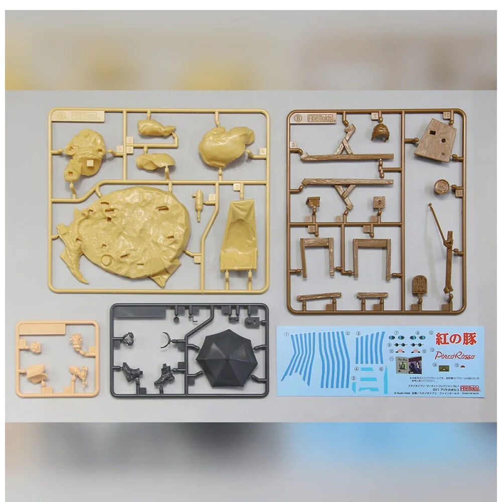 Maqueta Model Kit de Porco Rosso en su refugio costero a escala 1:48 - 2