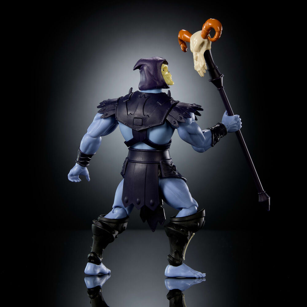 Figura articulada de Skeletor con báculo y dos espadas - 3