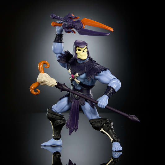 Figura articulada de Skeletor con báculo y dos espadas - 4