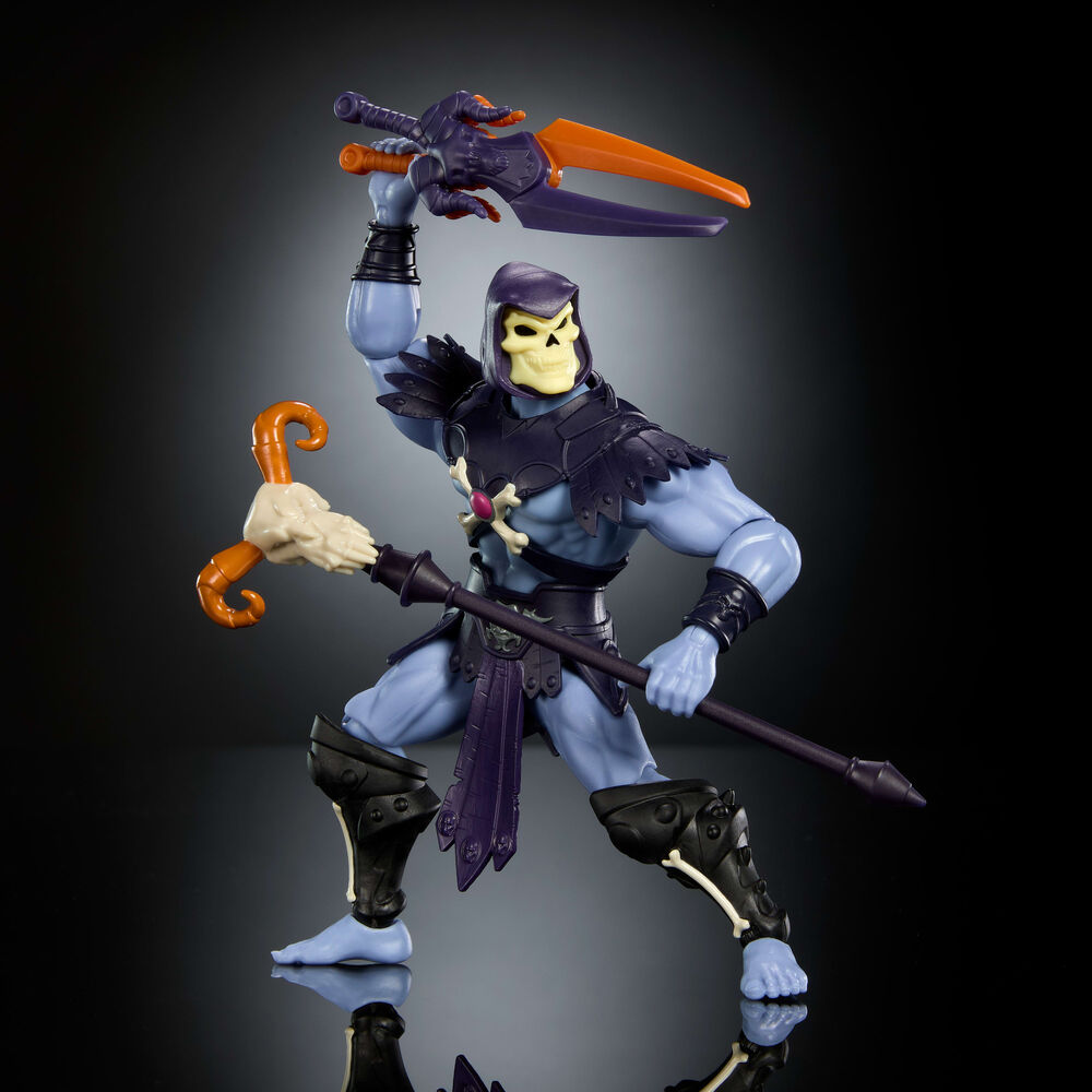 Figura articulada de Skeletor con báculo y dos espadas - 4