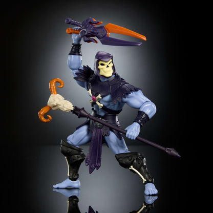 Figura articulada de Skeletor con báculo y dos espadas - 4