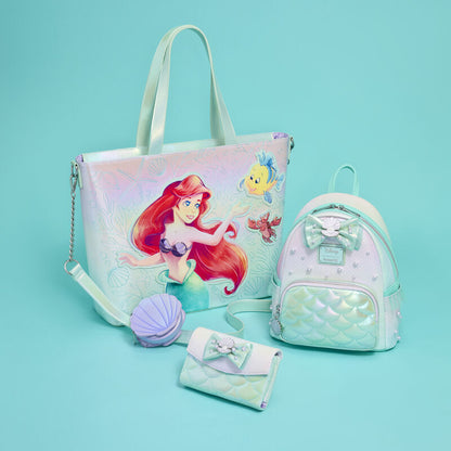 Mochila iridiscente de La Sirenita Disney Loungefly con escamas, lazo y perlas - 5