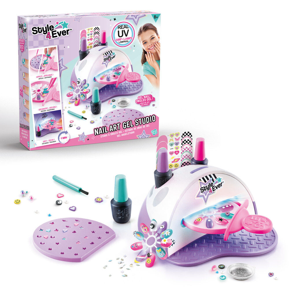 Estudio de manicura Style 4Ever con lámpara UV, uñas postizas y decoraciones