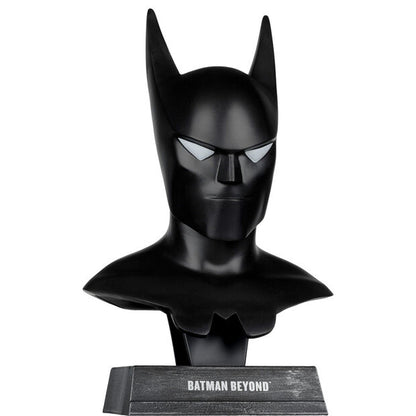 Busto negro de Batman Beyond de McFarlane Toys en su caja - 2