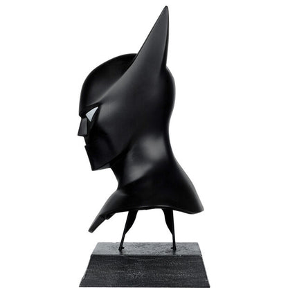 Busto negro de Batman Beyond de McFarlane Toys en su caja - 3