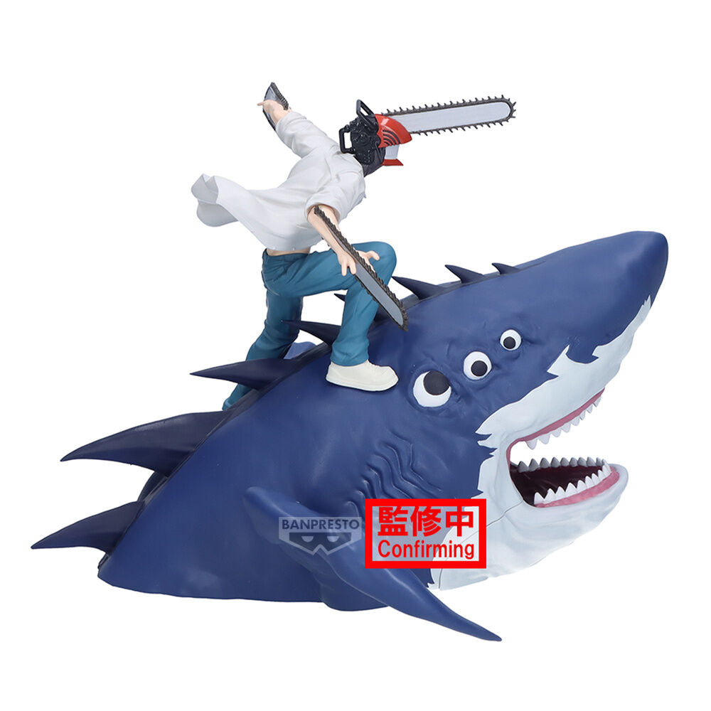 Figura Banpresto de Chainsaw Man sobre una criatura azul - 2