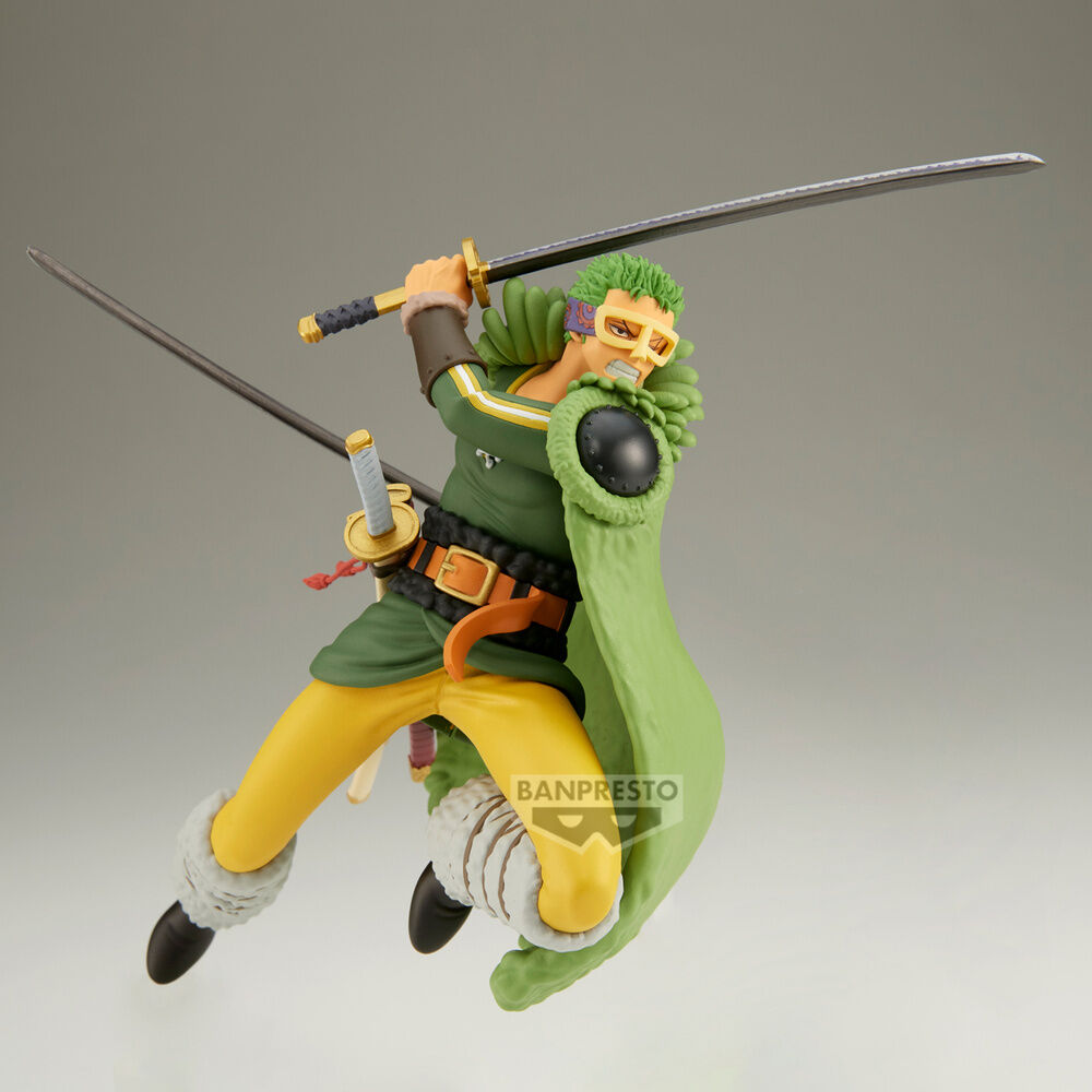Figura de Roronoa Zoro de One Piece con tres espadas en pose de combate - 3