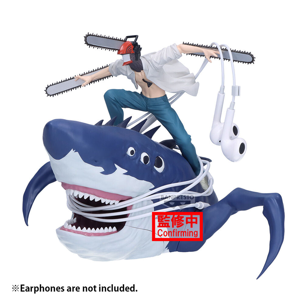 Figura Banpresto de Chainsaw Man sobre una criatura azul - 5