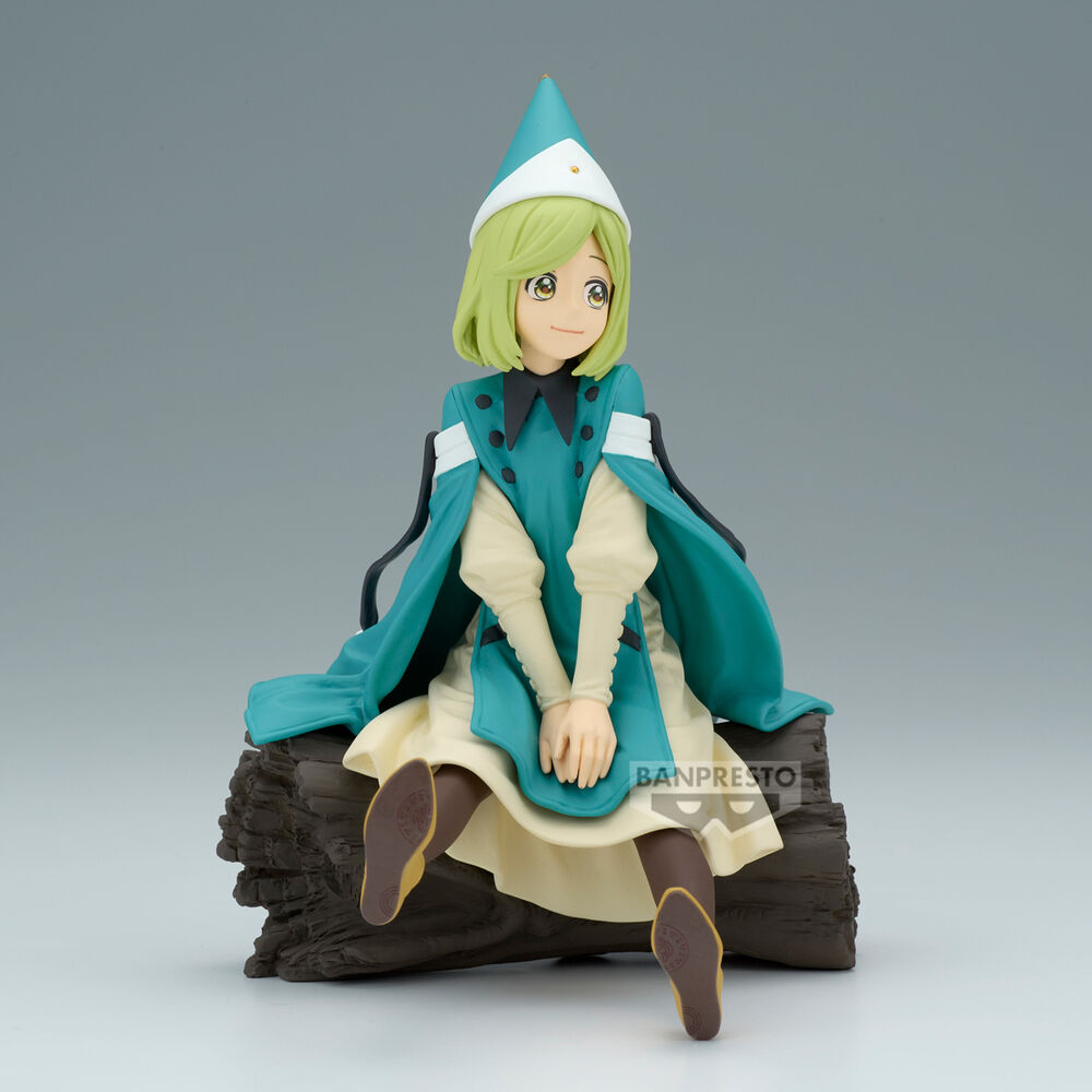 Figura de Coco de Witch Hat Atelier sentada sobre un tronco - 3