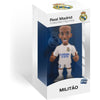 Figura MINIX de Militão con la equipación del Real Madrid en su caja