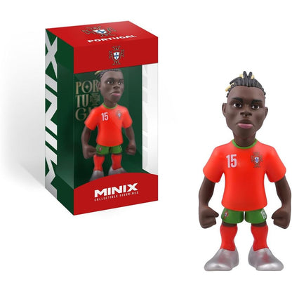 Figura MINIX de Rafael Leão con la equipación de Portugal en su caja - 3