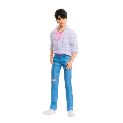 Muñeco Jinu de KPop Demon Hunters con camisa de cuadros y vaqueros
