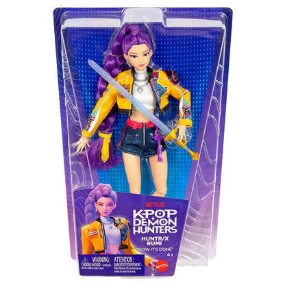 Muñeca Rumi de KPop Demon Hunters con vestuario de guerrera y espada - 2