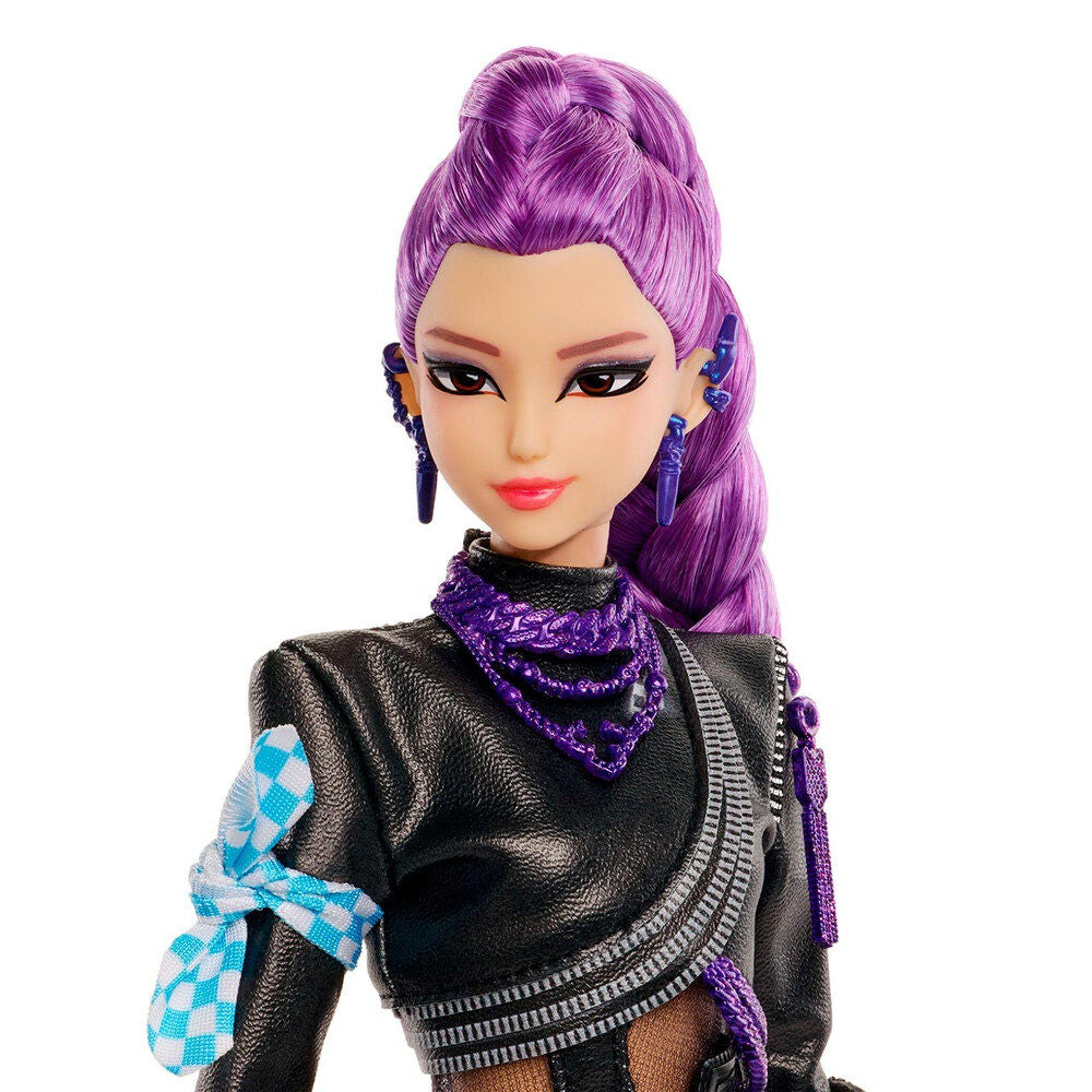 Muñeca Deluxe Rumi de KPop Demon Hunters con cabello morado y espada - 3