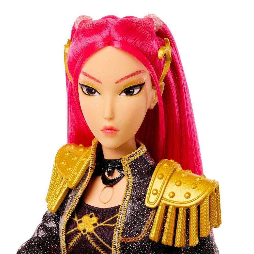 Muñeca musical Mira de KPop Demon Hunters con cabello rosa y vestuario negro, blanco y dorado - 4
