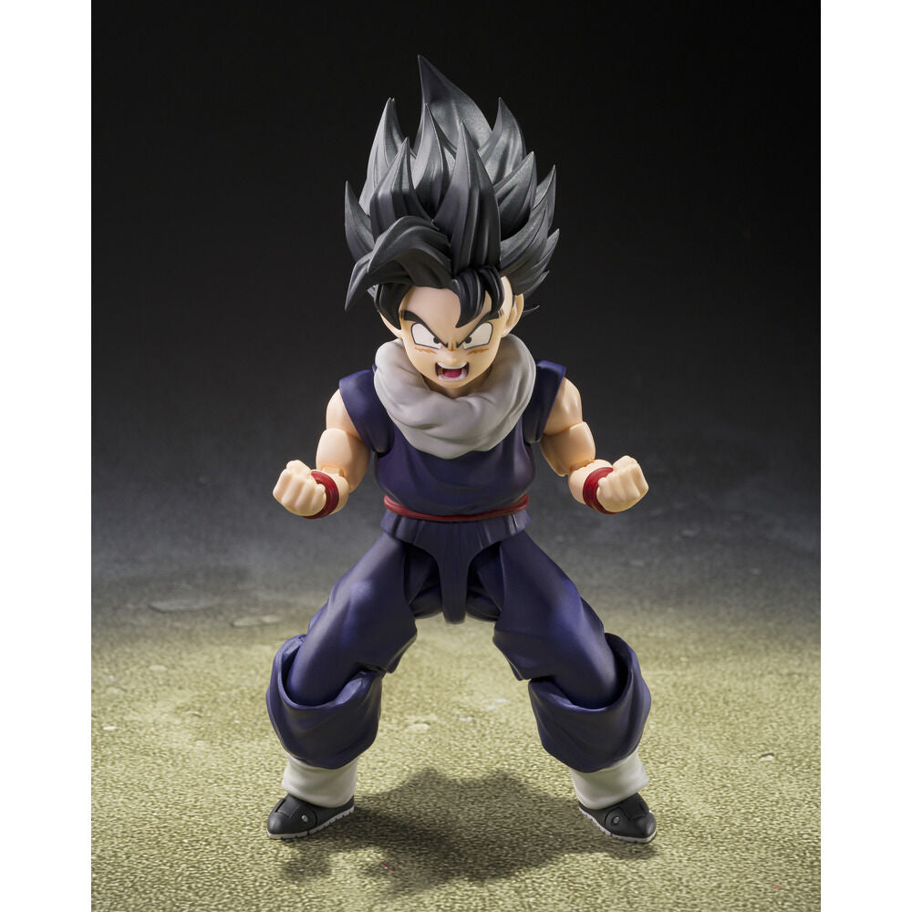 Figura S.H. Figuarts de Son Gohan con ropa morada y bufanda blanca