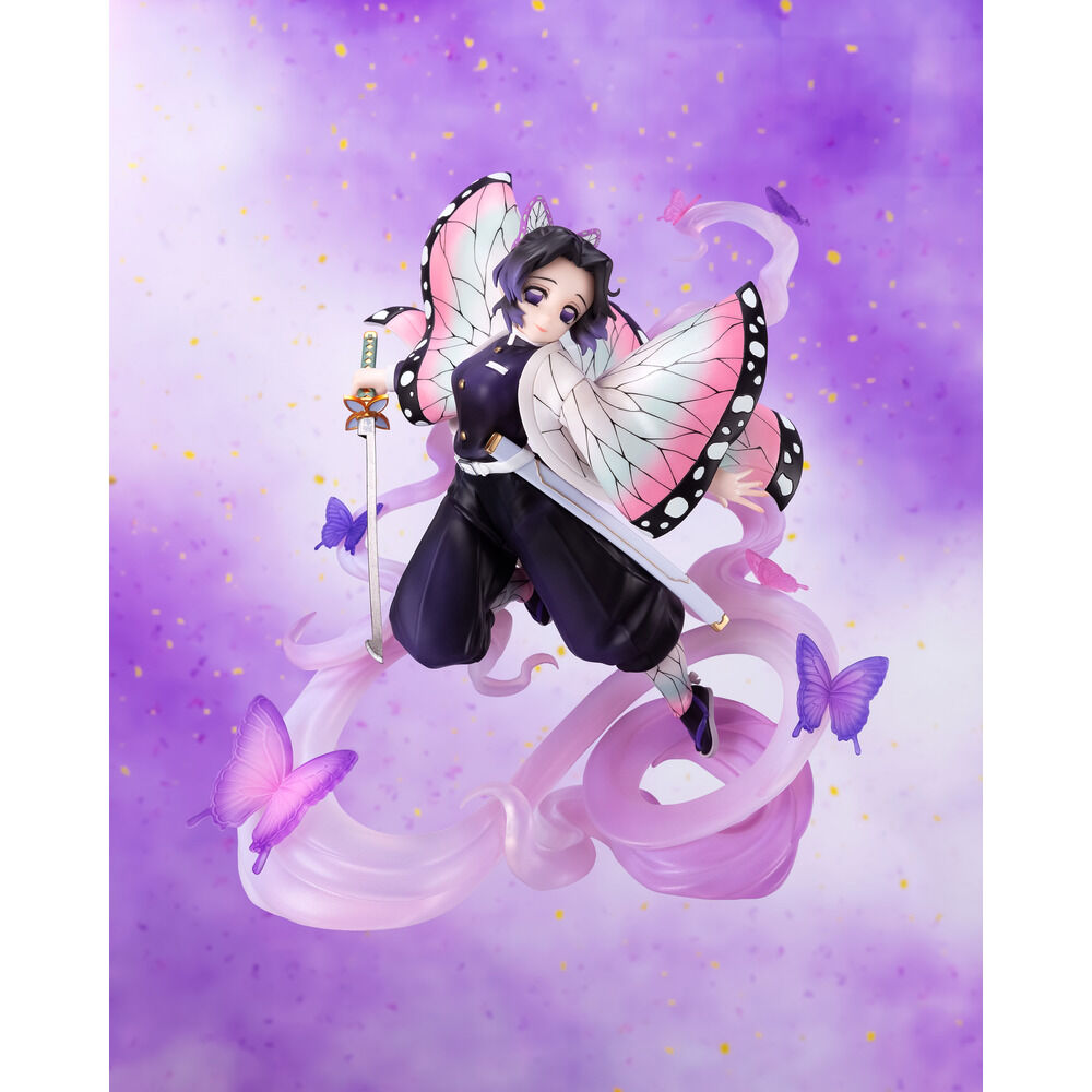 Figura S.H.Figuarts de Kocho Shinobu con espada y motivos de mariposa