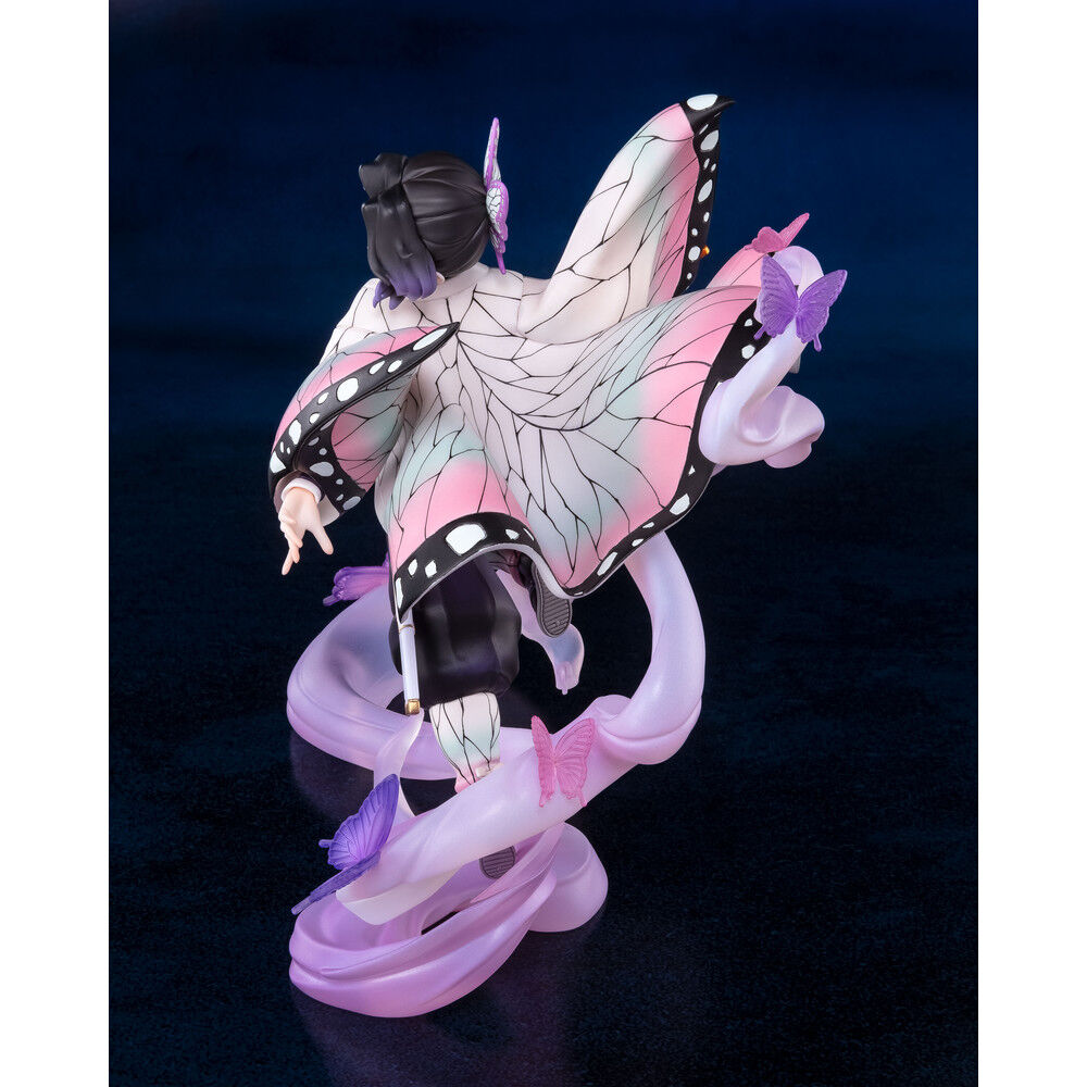 Figura S.H.Figuarts de Kocho Shinobu con espada y motivos de mariposa - 3