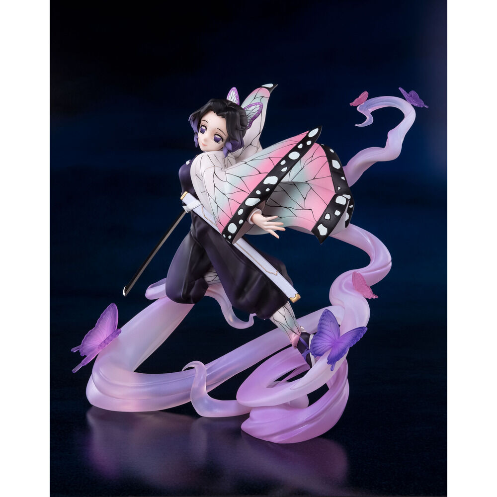 Figura S.H.Figuarts de Kocho Shinobu con espada y motivos de mariposa - 4