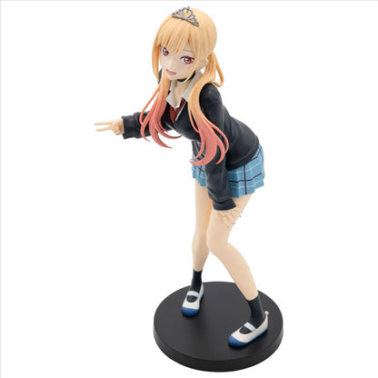Figura de Marin Kitagawa con uniforme escolar y tiara sobre base negra - 2
