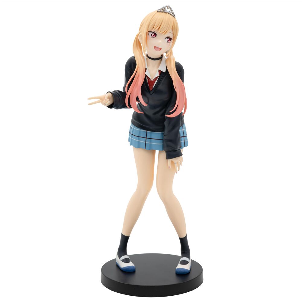 Figura de Marin Kitagawa con uniforme escolar y tiara sobre base negra