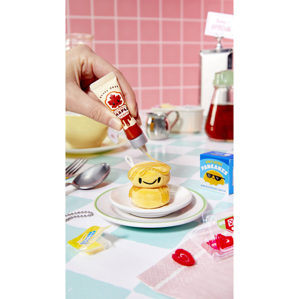 Cápsula MGA Miniverse Make It Mini Plush con mini peluche de hamburguesa - 2