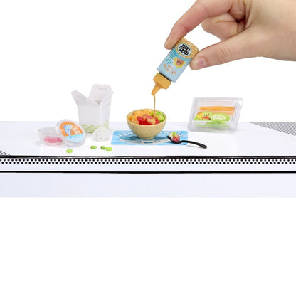 Cápsula MGA Miniverse Make It Mini Cafe Serie 6 con mini postres y accesorios - 6