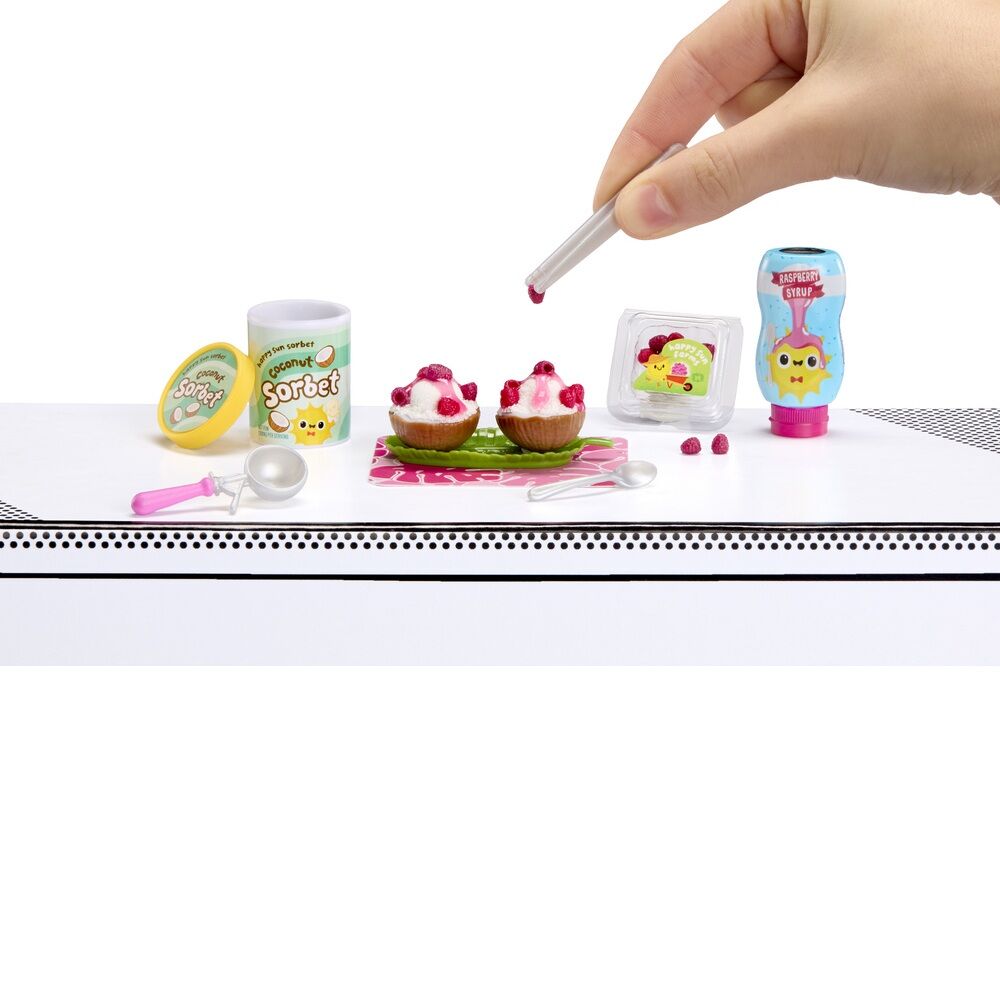 Cápsula MGA Miniverse Make It Mini Cafe Serie 6 con mini postres y accesorios - 7