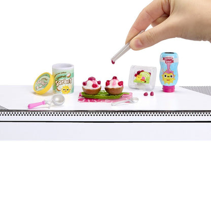 Cápsula MGA Miniverse Make It Mini Cafe Serie 6 con mini postres y accesorios - 7