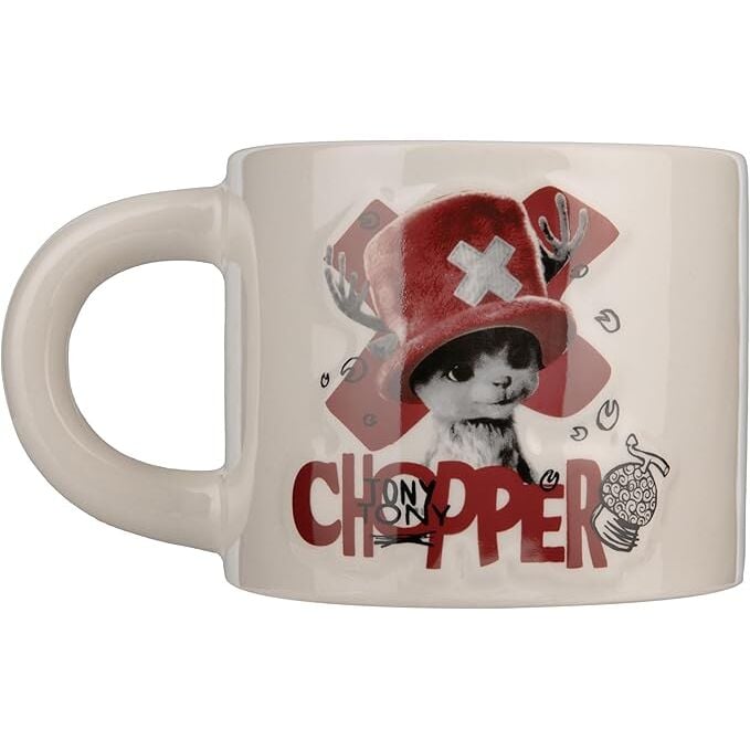 Taza blanca de Chopper de One Piece con ilustración frontal