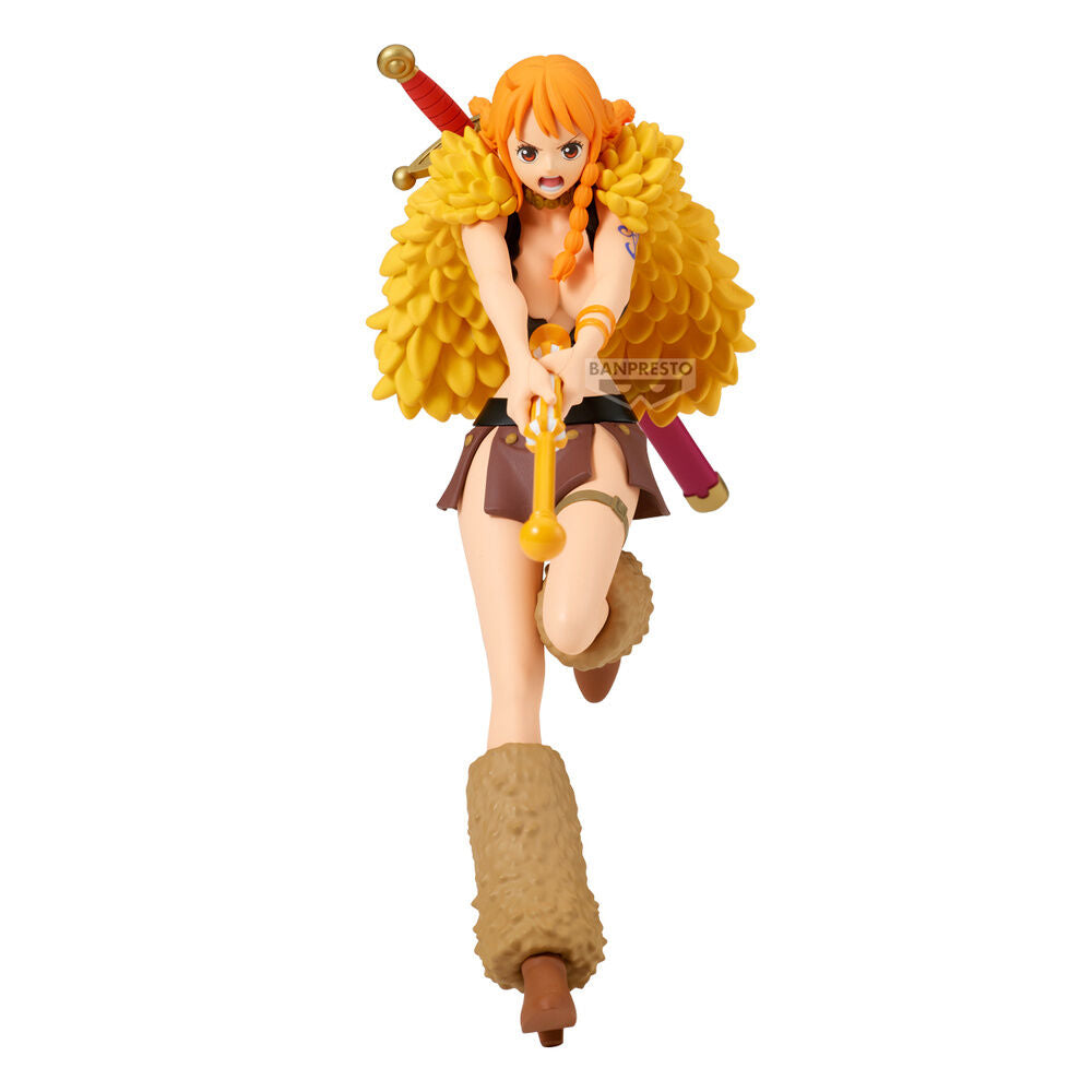 Figura de Nami de One Piece en pose dinámica con atuendo amarillo y arma
