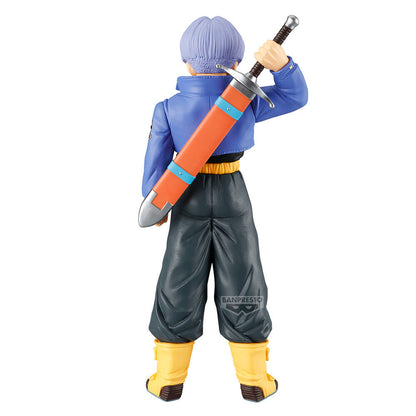 Figura de Trunks de Dragon Ball Z con espada, chaqueta azul y botas amarillas - 3