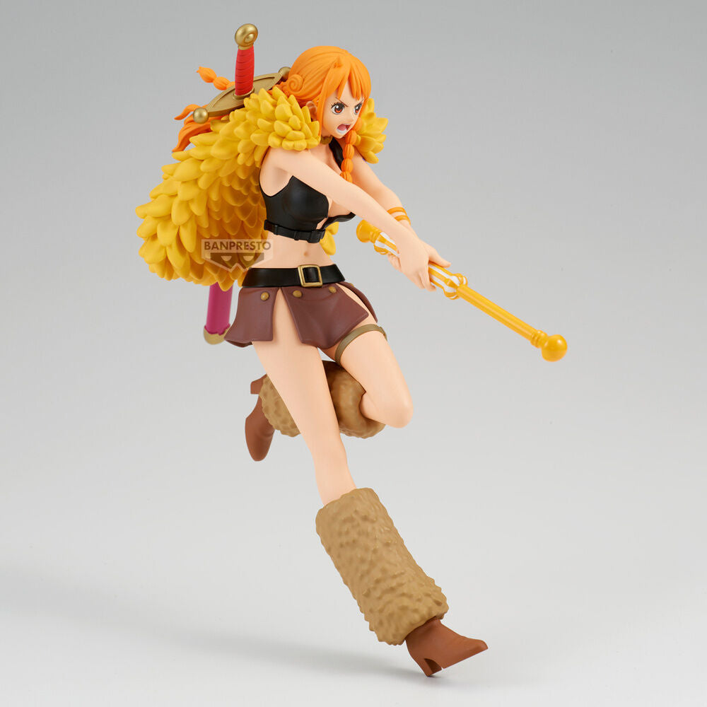 Figura de Nami de One Piece en pose dinámica con atuendo amarillo y arma - 4