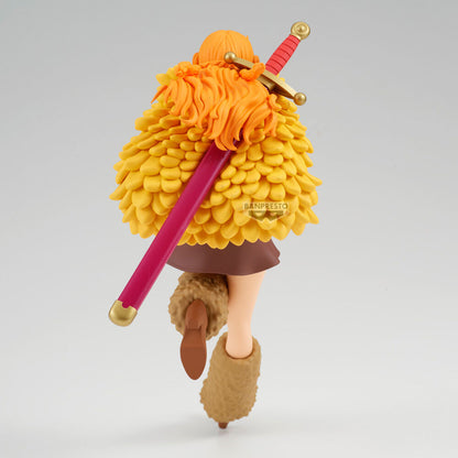 Figura de Nami de One Piece en pose dinámica con atuendo amarillo y arma - 5