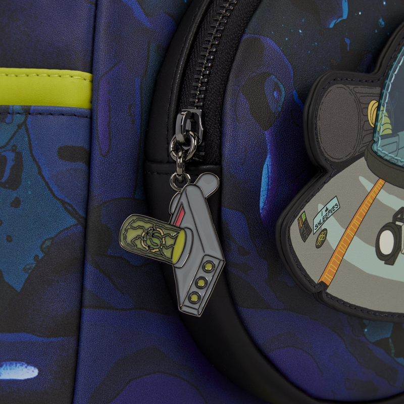 Mochila Loungefly Rick and Morty Space Cruiser azul con ovni frontal - 6