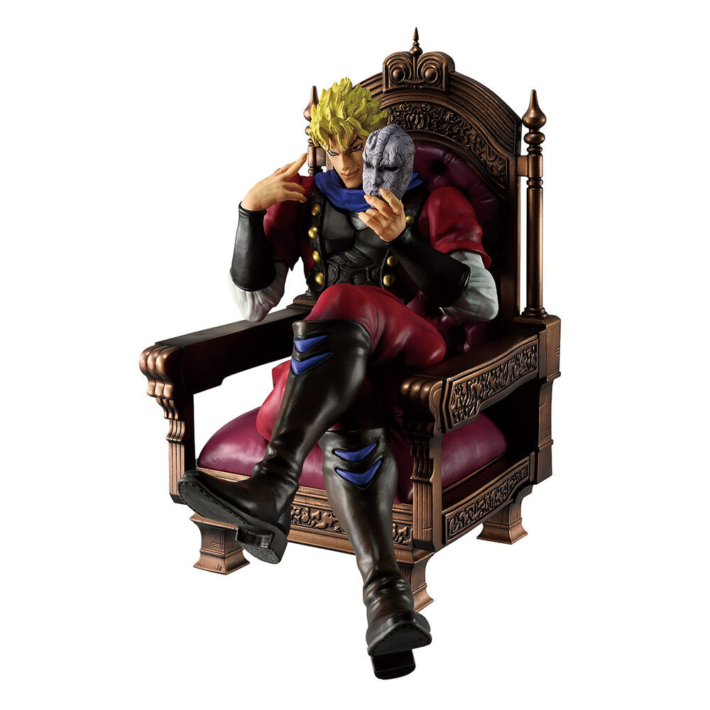 Figura de Dio Brando sentado en un trono con una máscara - 2