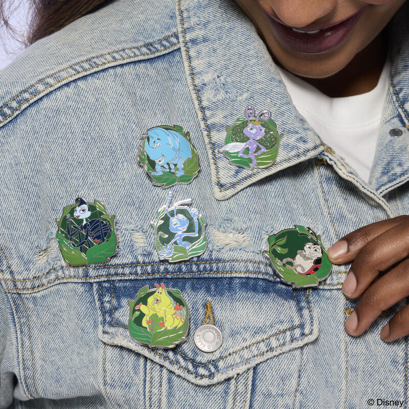 Pin sorpresa esmaltado de Bichos Disney Pixar Loungefly en caja blind box - 2