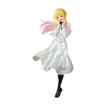 Figura de Mei Kinosaki de Marriagetoxin con vestido blanco y cabello rubio y rosado