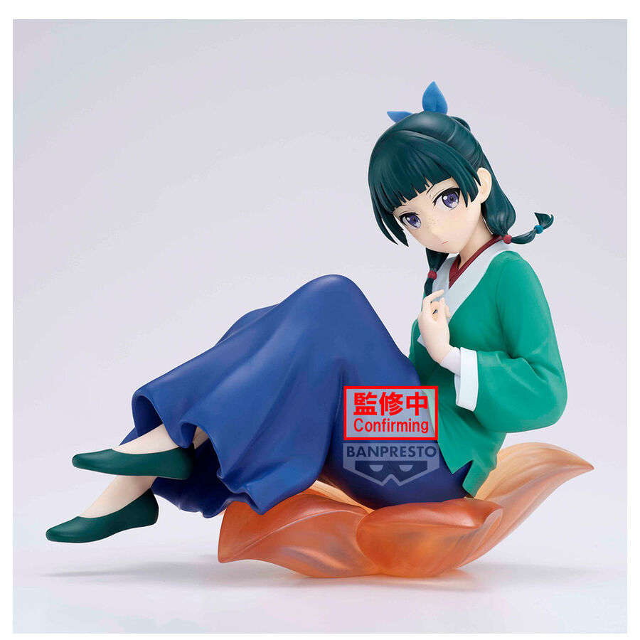 Figura de Maomao de The Apothecary Diaries sentada sobre pétalos naranjas - 2