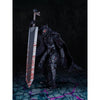 Figura de Guts con Berserker Armor, capa y gran espada